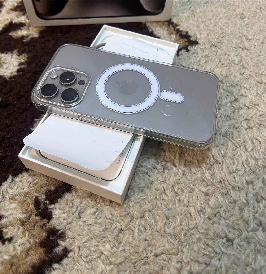 ‏15 ‏ذاكرة 256 جهاز دبل سيم كارت ‏بي ضمان 15 يوم
‏الجهاز نظافة 100 سعر1100
بطاريته100
غراضه كامله الاصليه AZZ//M
  فقط اتصال
للبيع فق
‏ ***********
