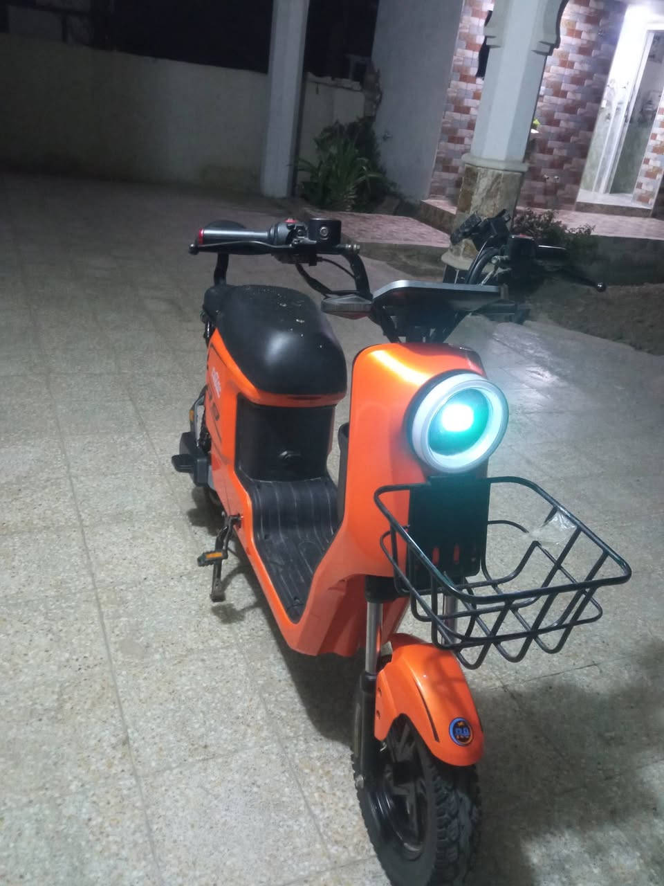 سلام عليكم ار 9 للبيع فول مواصفات باسكل نضيف،100بل ميه شاشه بلوتوق اشاير دبل اشاره كلوب عالي ناصي  سعره 475وبي مجال قليل مكاني سيطرت الاثار حله


**إذا كنت صاحب هذا الإعلان وتريد حذفه لأي سبب، رجاءا أرسل رسالة إلى الدعم الفني**