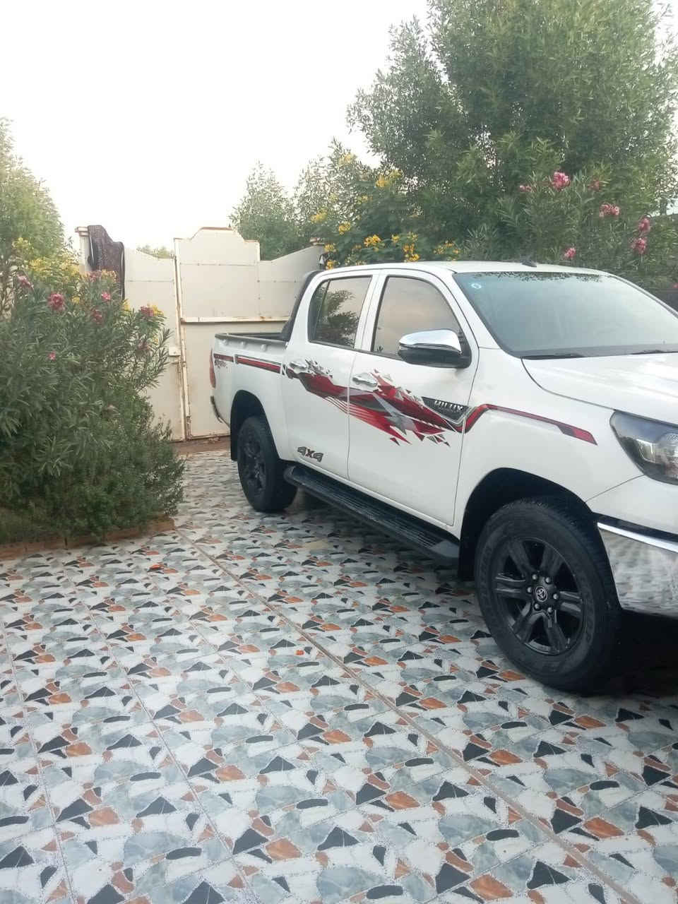 هايلوكس موديل 22 شركه ساز سويج وليس بصمه مكفوله كفاله عامه السعر 300 $ الاتصال علئ الرقم ***********
