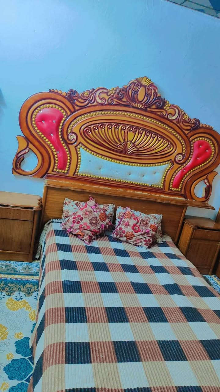 غرفه كاملة للبيع بغداد السعر 400 وبيها مجال
***********
