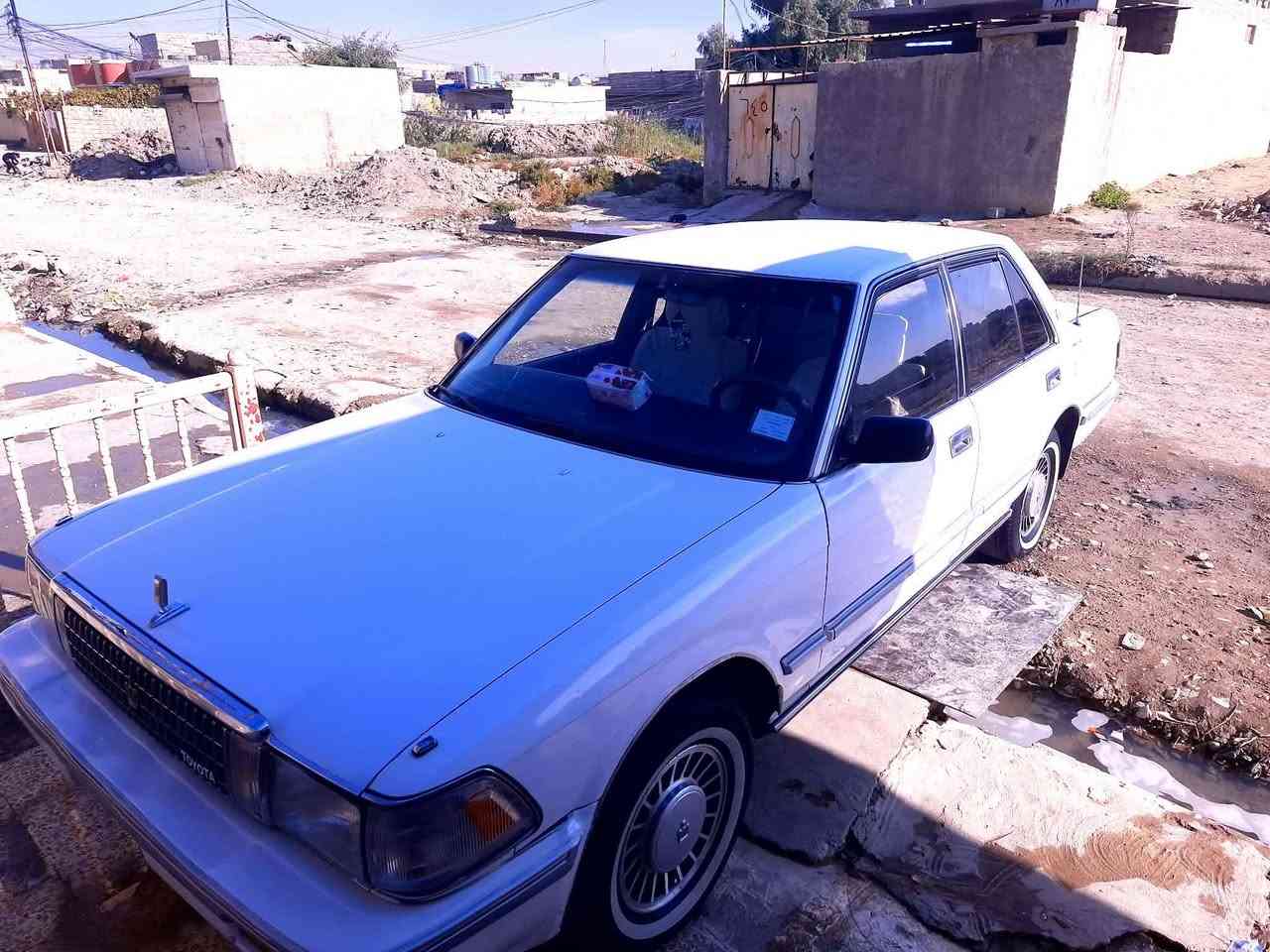 سيدان موديل 1990
رقم نينوى ألماني

كير توماتيك 

مكينه 2.5بطه شرط لا تبخير لا تنقيص

كير محرك حداديه تخم تاير شرط

سنويه بأسمي 

سياره جديده جديده معنى الكلمه

سياره مكفوله من الضربه والتبديل شرط

بيها قطعتين بخ

تبريدكمبريسر تدفئه شغاله

سياره بلاديه شرط احلا من الصور
‏‪0772 101 8752‬‏ صاحب السيارة
