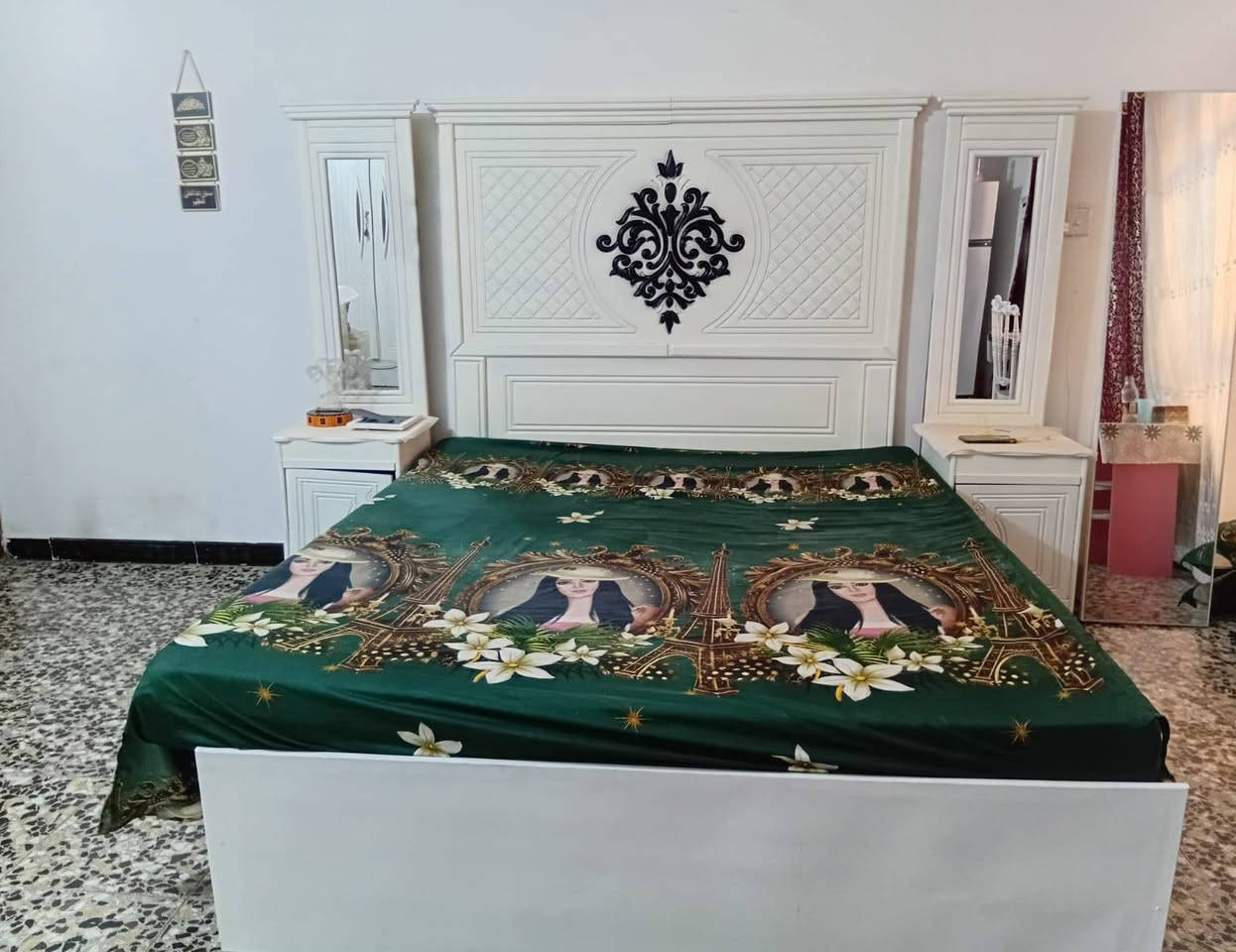 غرفه نوم  جديده  بيضه  خشب نظافتها ١٠٠% متكونه من كنتور 6 باب وزاويه وكومدي وميز مرايا وجربايه ملحقاتها رايدتها ٨٥٠ قفل العنوان بغداد حي قاهره


**إذا كنت صاحب هذا الإعلان وتريد حذفه لأي سبب، رجاءا أرسل رسالة إلى الدعم الفني**