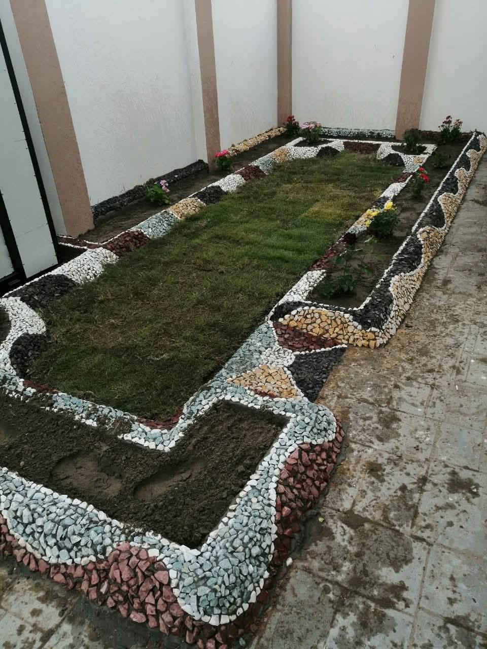 حسن لديكور***********
🍃مستـعدون🍂 ، لـترتيب🐦 الحدائق المنزلية 🏝️🏘️
وزراعة النباتات، 🌾🌴🌱والازهار، 🌼🌺🌻وقص الثيل.🌾🌾
وعمل الديكورات والتصاميم،الحديثة للحدائق،، بواسطة الاحجار الملونة 
ونعمل على تصميم الشلالات 💦والنافورات
