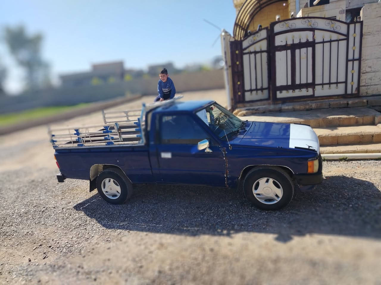 السلام عليكم ورحمة الله وبركاته اخوتي عدنه بكم ٨٥ 
متواجد عدنه بكم 85 بكم مكفوله من كلشي
السياره و مواصفاتها،، طخم تايرات جديد✌️،، محرك جديد عبالك شركه❤️،، الصدر جداََ نضيف💕،، كهربائيات  كامل دبل اشاره كلشي مابيها شي خربان الكهربائيات🖇️،،  جنجج وياها🍂،، الوياله جدد!، ❤️ بانزين..كلج.. بريك كلشي كامل.. مسجل شغال.. ألكير جديد مابي نقص... السياره مكفوله من واحد يعرف الله... (ملاحظه مطلوب بل نشـر) الرقم ***********
