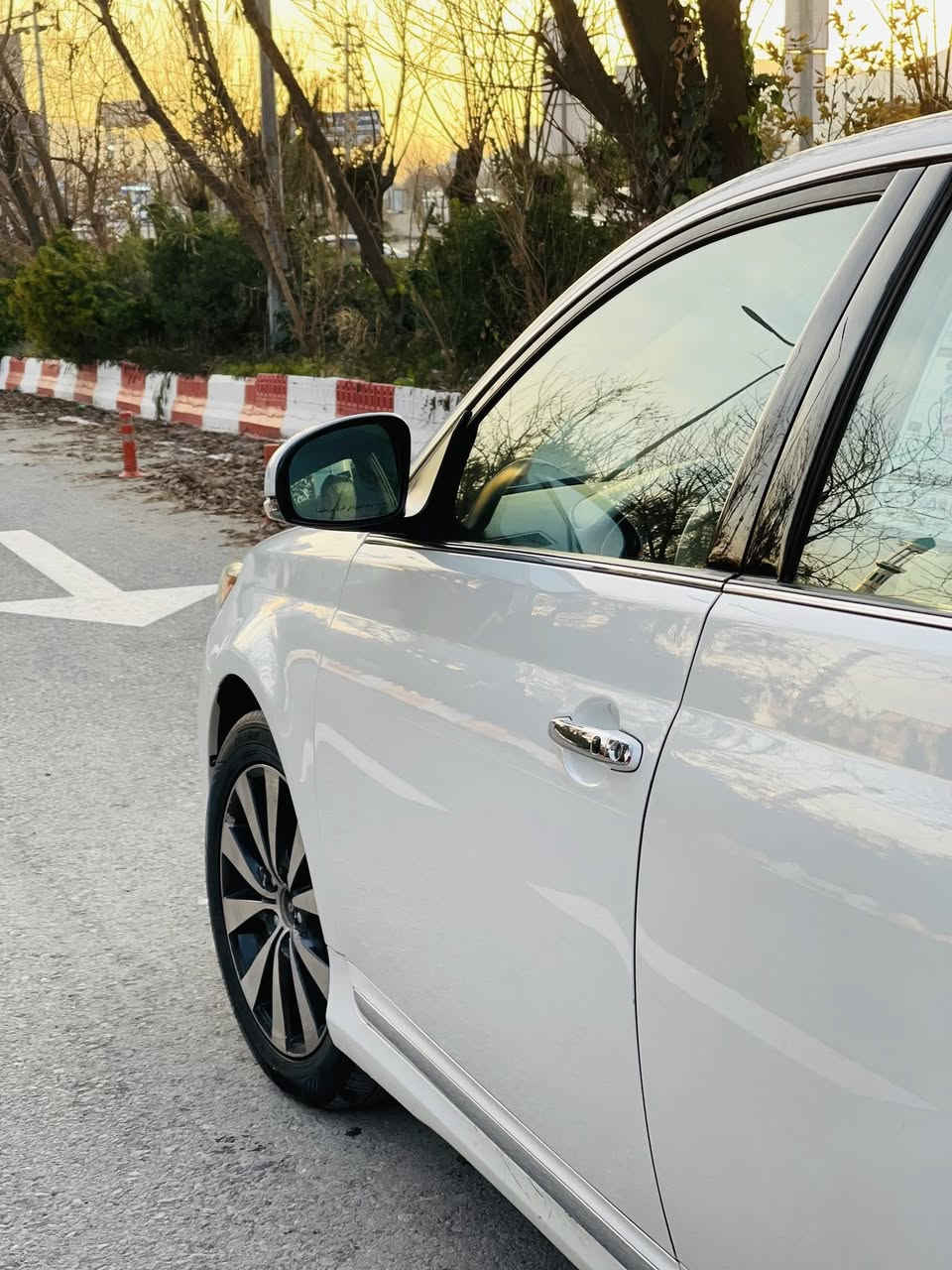 توێۆتا ئەڤەلۆن ٢٠١١ بۆیاخ تەنک 
 خلیجی فول مواسەفات لمیتد  
 یەک بست چاملخی دواوەی بەس پەمپە لەگەل ناو چاوانەکەی هەلیداوەو چاکراوە 
سلایت ، بەسمە ، پەردە 
٦ سیدی 
کوشن سارد و گەرم ، کوشن خەزن کوشن کارەبا 
تەبرید مەرکەزی 
گێر و مەکینەی  بەشەرت نەکراوەتەوە دوکەل و بوخاری نییە 
سەنەوی و رەقەمی تازەیە تا ٢٠٢٨ تازەیە بەناوی خۆمەوەیە 
نرخی 168 وەرەقە و مەجال 
ناونیشان   رانیە 
***********
***********
