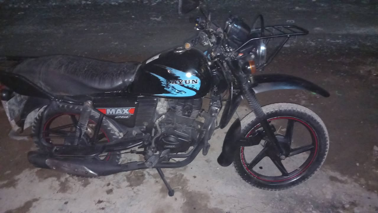 سلام عليكم  يلبيع او مراوس وتنطي فرق دايون جبلي رقم وسنويه انكليزي بغداد لوحت ثنين شوفت عينك ماعايزه شي بس قمجي عداد وبريك بس كهربايات كله شغاله بنز جديد تاير آت جدد ويل وزنجيل و دشلي اماي خلفي جديد كلج جديد باتري جديد  وبعد هاي كبال عينك السعر
(مليون وسبعميه وخمسين)
                $🔃$
          (1.750.000)
📍العنوان بغداد  الجزيره السياحيه
📞الرقم***********
وكلشي اكو بلسوك لا تعلق اذا ما عجبك السعر ولا تكسر بحلا
 العالم تكدر تعبر المنشور وشكرن لكم🫡❤️‍🔥
