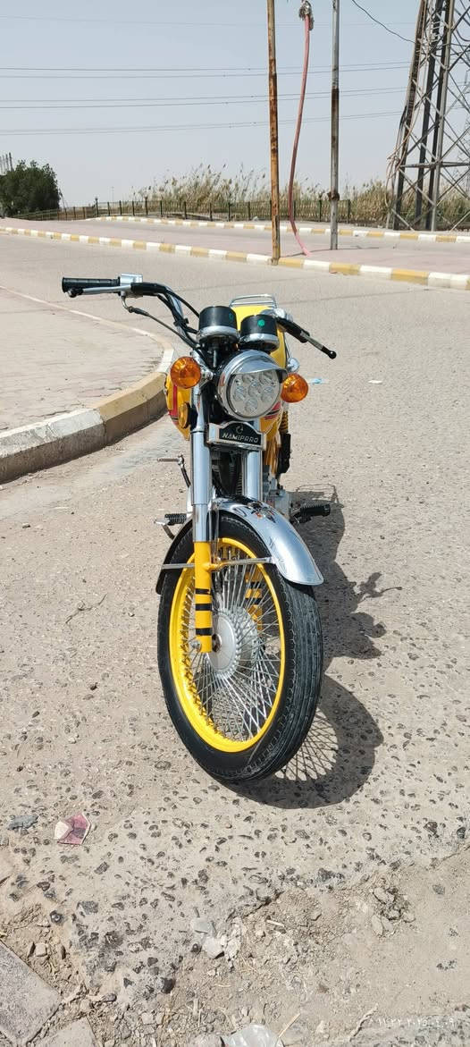 السلام عليكم ✋🏼✋🏼 
وينه الي يدور جديد 
للبيع - ✨✨
دراجه- نامه برو غطاس    🏍
موديل 2022   ✨ (طالعه بل 2024 شهر 7 )
دراجة - جاهزه كهربائيات كلها شغاله ✨
تخم تاير جديد✨
ادامه كامله توني مسوي 
شلعه و معدل فول دراجه
 سنويه و رقم باسمي رقم نجف✌🏼 
مكاني - النجف الاشرف/كوفه شارع سهله 🌛
سعر - 1,350,000 مليون و 350 الف
بها مجال حك الجيه فقط 
رقم الموبايل*********** - 📱📱
