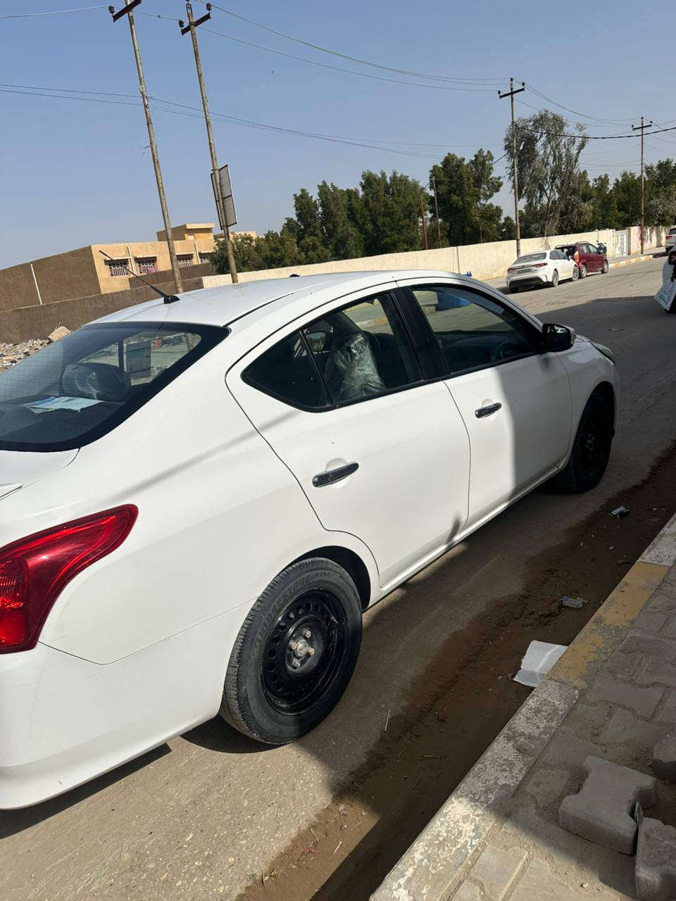 نيسان سني هندي 2024 ماشيه 50 الف     ***********  وتس اب
فقط جملغ ايمن صبغ .. بارد بل باب الايمن باقي كفاله 

سعر 112 وبيه مجال.. سياره جديده
