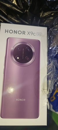 هونر إكس   9  إس  بعده بلكارتونه جديد  سعره  350 رقمي 07742511884