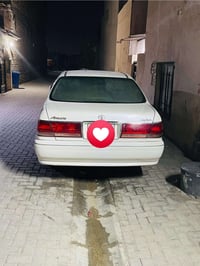 ملكه كراون صدفي اصل كص  جنطه  فقط  موديل2002 ادوات متوئمة  ع الشاصي طب...