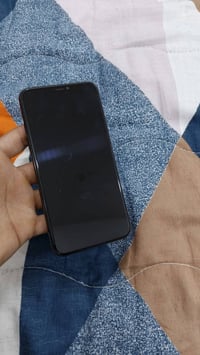 ايفون ١١ برو ماكس • ٢٥٦ • بطارية ٧٥