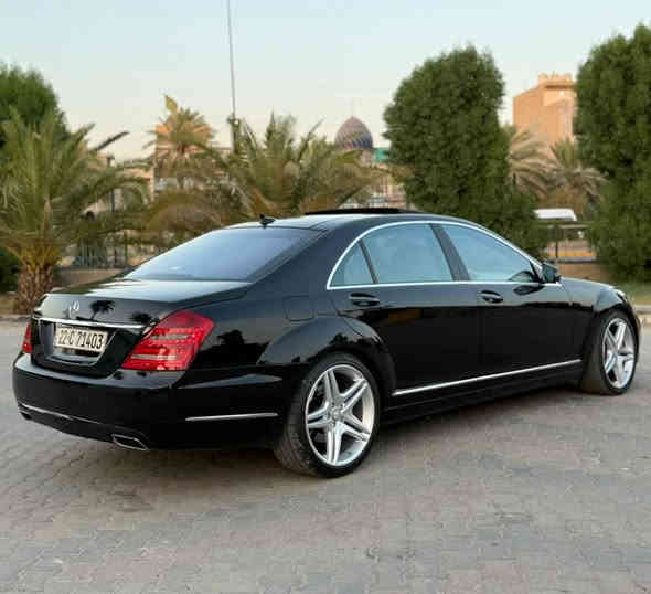 السلام عليكم 
مارسيدس (S500 )
لارج 
موديل : 2013 
ماشية : 130000 الف 
المواصفات 
بانوراما 
ناظور ليلي 
كشنات كهرباء 
كشنات الخلفيه كهرباء 
كشنات تدفئه + تبريد 
تجاوي كهرباء 
كشنات جلد
لون الداخل بيجي 
شاشة
كاميرا 
شاشات خلفية 
حساسات إمامية + خلفية 
رادارات 
قياده ذاتيه 
تحديد مسار 
ابواب شفط 
صندوك شفط كهرباء 
خمس بردات 
تبريد قطعتين 
مكينة 8 سلندر 
تحكم ستيرن جهتين 
كروز سرعة 
شفتات ستيرن 
ستيرن كهرباء 
ماوس 
موبايل 
صاجات 
لايت زنون 
زراك لايت 
لد امامي 
بلوجكتور لد 
بك لايت لد 
مري شفط كهرباء 
ترحيب 
اشاير بالمري 
ويل كب كروم AMG
(رقم إربيل الجديد بأسمي )
ملاحظة :السيارة مكفوله عدا الدعاميات فقط بدون اي نقص السيارة جاهزه من كلشي . 
السعر : 265 وبيها مجال 
العنوان:  بغداد الكاظميه قرب مرور الكاظمية معارض جكوك معرض الرحمن 
للاستفسار 
عبدالرحمن 
***********
 ***********
