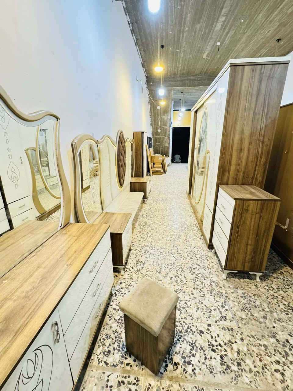 غرفه 9 قطع نضيفه كلش وضخمه انارته كله شغاله سعرهه 575 الف


**إذا كنت صاحب هذا الإعلان وتريد حذفه لأي سبب، رجاءا أرسل رسالة إلى الدعم الفني**