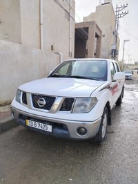 نيفاره 13 بسمي  مصفره رقم نكليزي سياره خير من الله وجاهزه وسياره حلوه ...