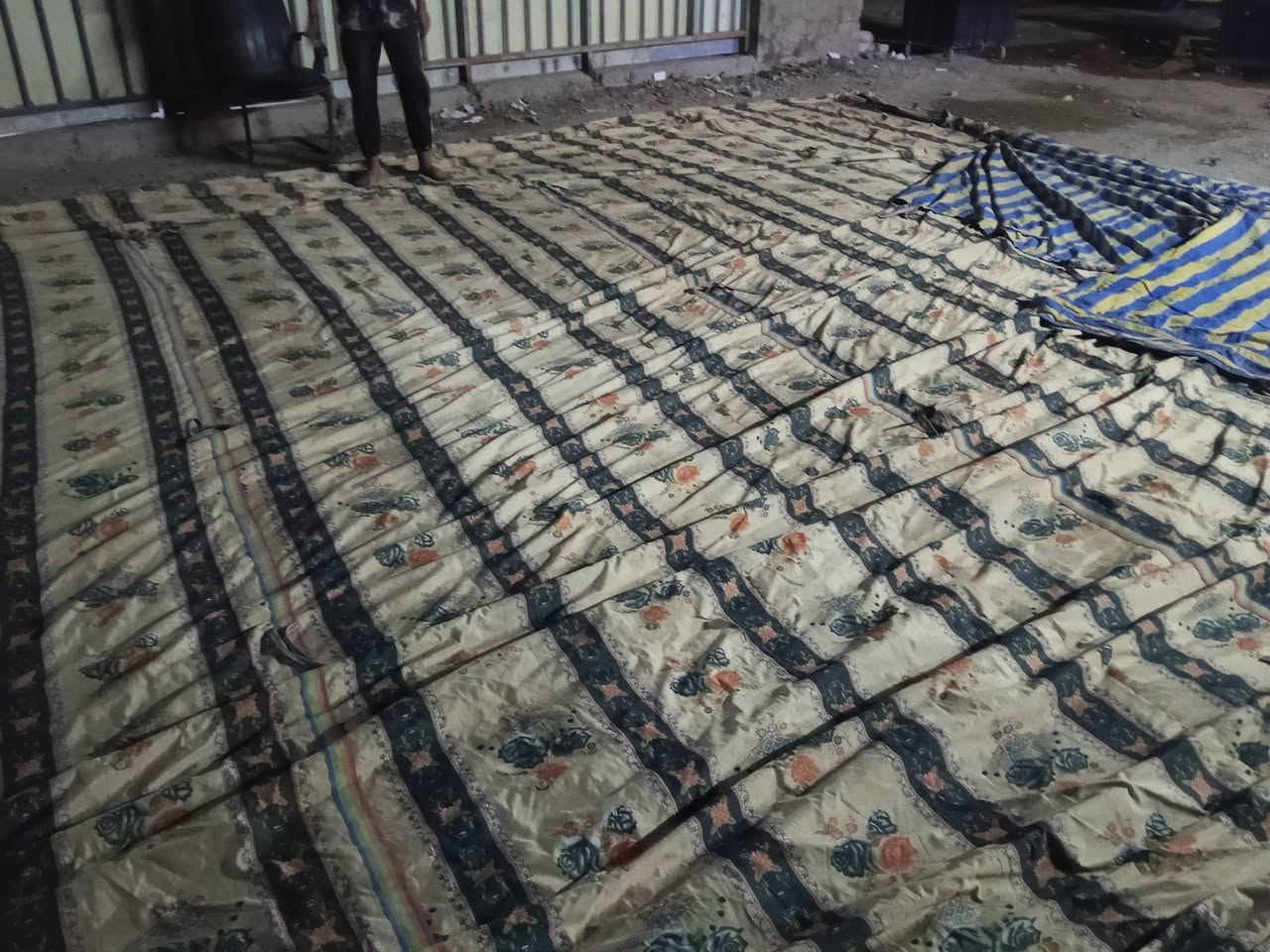 جادر 5قوس شبح قماش 70باميه بدون باب سعره 600وبيه مجال بغداد زعفرانيه ***********
