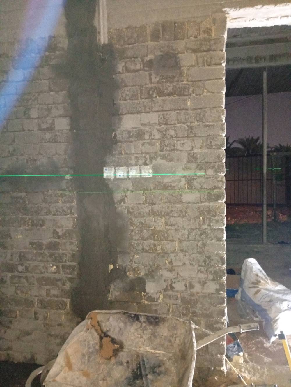 حفر تنزيل بوري كهرباء شرط علي الليزر حفر دقيق جدآ وتكعيد بوكسات سيركت بنل جر كيبل قص حائط بكل انواعه تثبيت بسمنت  بطريقه منتازه وفق الشروط المطلوبه لتواصل معي عندي مقاطع فيدوهات وعندي كثير بيوت تم العمل بها  وتوفقنا والعمل قطعي سواء بلوك طابوق او طابوق احمر وماشابه كلها عملت بها واعرف طريقتها 
