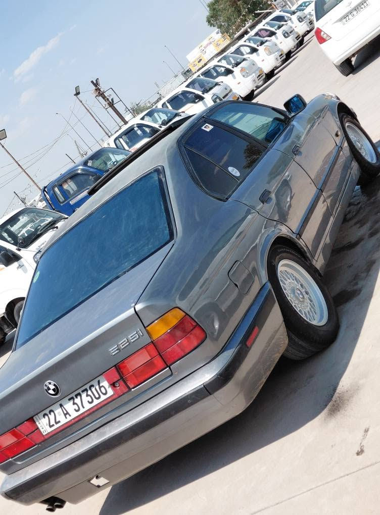 بەناوی خوای گەورەو مهرەبان بێم 
مۆدیل1992گێر عادی گێر مەکینە اکسل بەشەرت 
سەیارەکە فولە بەس گێر عادیە سەنەوی مانگی دەبەسەدەچی بەناوکردن بەشەرت بەس بەدەنەی پێشی گۆرایە سەیارەکە ماشالەی دەوی لەجوانی سحری 41معملەیکی کەم*********** أربيل, العراق
