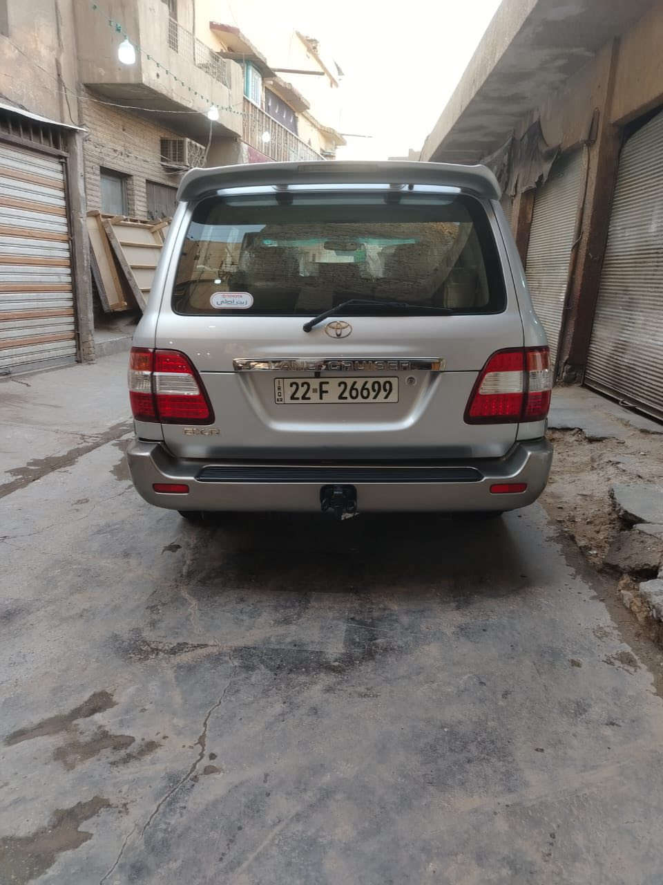 سلام عليكم لاندكروز ٢٠٠٦ جديده مكفوله  رقم تلفوان ***********مكان سياره حله
