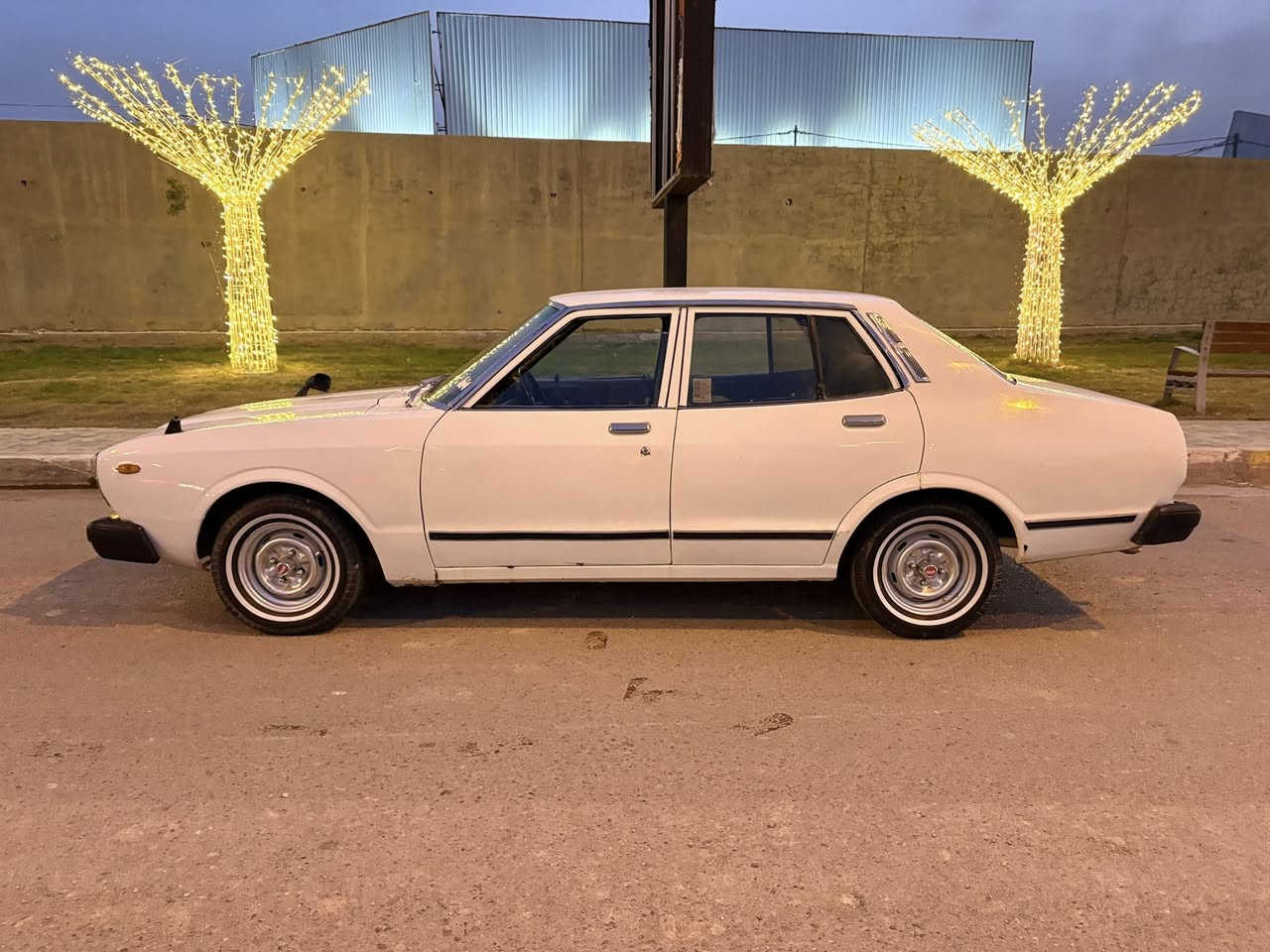 السلام عليكم 
سياره داستن موديل 79 
للبيع نضافه 75 /100 
مكان السياره الفلوجه 
السعر 40 وبيها مجال 
التبريد شغال 
بدون حادث 
صبغ عام جماليه 
كير والمحرك بلادي 
الاستفسار *********** +يوجد وتساب 
مكلف بالنشر
