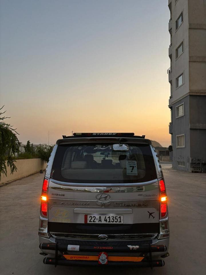 2009 grand starex  للبيع فقط🛑
🛑ضرر السيارة شبرين صبغ بل جنطة فقط كفالة عامة من الضربة 
🛑 گير محرك و اكسل بشرط 
🛑صدر امامي خلفي جديد 
🛑 تخم تاير 4 جديد
🛑 السيارة نظيفة و حلوة بشكل 
🛑 گاعية مغلفة قمارة مغلفة نايلون كشنات نظييفة 
🛑تدفئة تبريد بشرط
السيارة متعوب عليهة و رقم و سنوية و هزة بشرط تحويل ثاني يوم بالنسبة للسعر خاص الاستفسار *********** بي واتساب( ملاحظة) اني مكلف بل نشر (سعر السيارة 135 )
