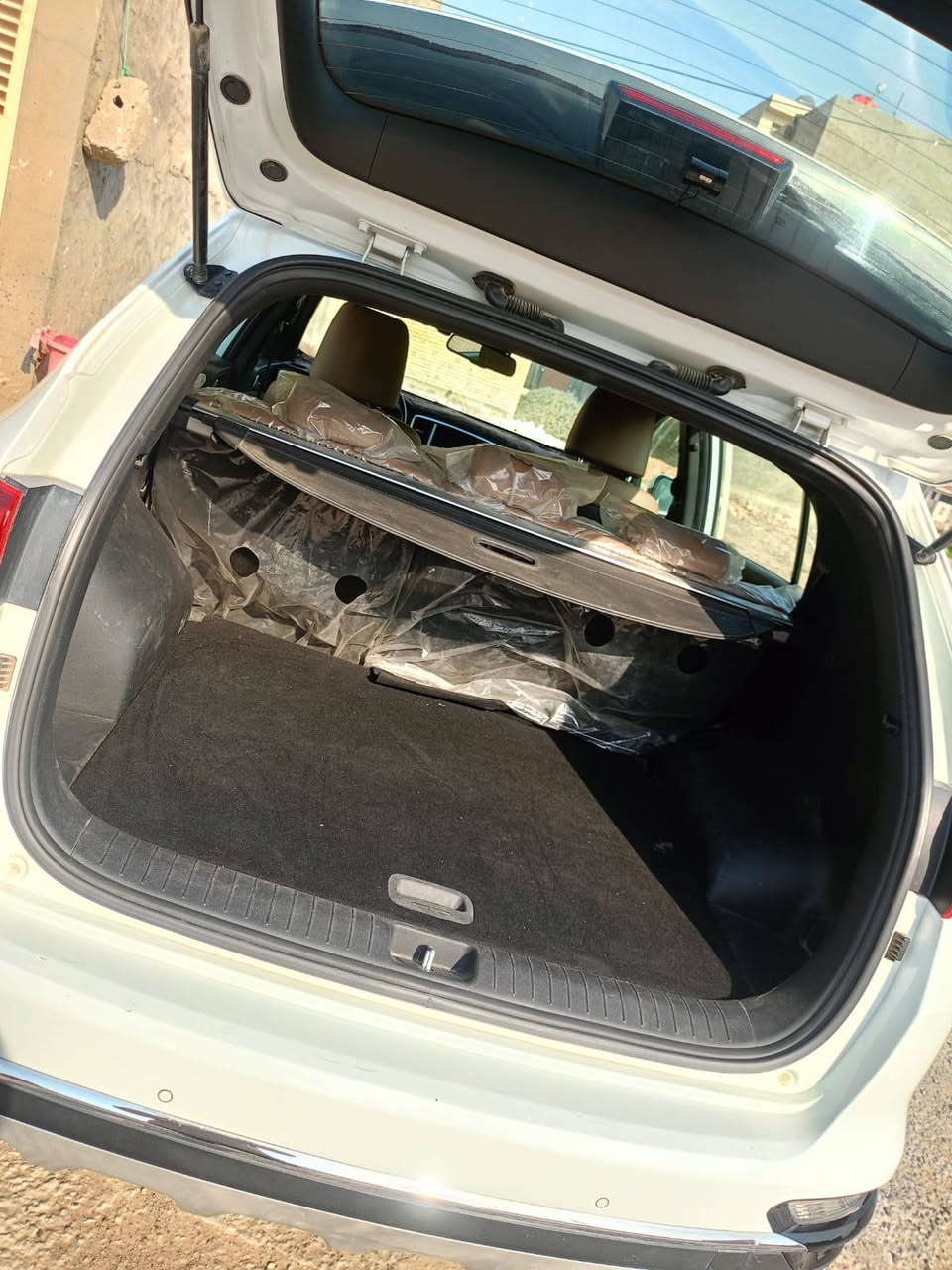 كيا سبورتج خليجي ابيض 2021 مكفولة كفاله عامة فقط جلغة خفيفة على الجاملغ الخلفي ماشية 45 الفف
السيارة نص فول ونظيفه 
رقم السيارة بغداد الدولي الجديد

كشنات جلد أصلي 
دبل كشن كهرباء 
شاشه اصليه ام الجي بي اس 
اريل نفكيشن 
بصمة تشغيل 
حساس امامي خلفي 
ويل 19 سبير منازل
محرك 2000 دوش 
شاحن واير ليس
مري شفط مع الاشاير
تحكم ستيرن 

مكاني السيارة بغداد التاجيات جان جسر الدوار 

السعر  223 وبيها مجال بسيط
رقم الهاتف : ***********
