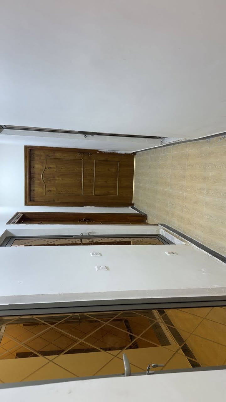 السلام عليكم شقة للبيع الماسحة ١٠٠ الرقم ***********
