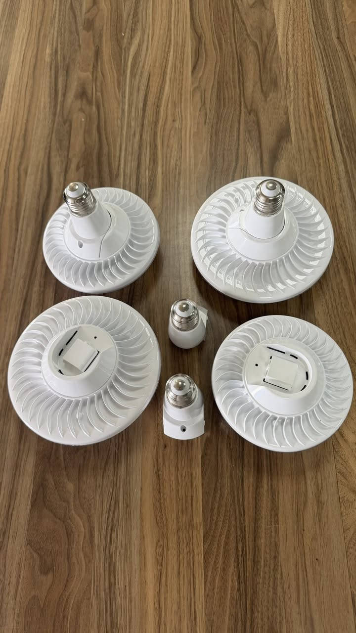 𝙎𝙪𝙥𝙚𝙧 𝙗𝙧𝙞𝙜𝙝𝙩 𝙬𝙝𝙞𝙩𝙚 𝙡𝙞𝙜𝙝𝙩! 𝙏𝙝𝙞𝙨 𝙐𝙎𝙊 𝙗𝙪𝙡𝙠 𝙡𝙞𝙜𝙝𝙩 𝙞𝙨 𝙧𝙚𝙖𝙡𝙡𝙮 𝙜𝙧𝙚𝙖𝙩!

 🛸𝘛𝘩𝘦 𝘸𝘩𝘪𝘵𝘦 𝘭𝘪𝘨𝘩𝘵 𝘪𝘴 𝘷𝘦𝘳𝘺 𝘣𝘳𝘪𝘨𝘩𝘵 𝘣𝘶𝘵 𝘯𝘰𝘵 𝘥𝘢𝘻𝘻𝘭𝘪𝘯𝘨, 𝘮𝘢𝘬𝘪𝘯𝘨 𝘪𝘵 𝘴𝘶𝘪𝘵𝘢𝘣𝘭𝘦 𝘧𝘰𝘳 𝘭𝘰𝘯𝘨 𝘩𝘰𝘶𝘳𝘴 𝘰𝘧 𝘸𝘰𝘳𝘬. 

🪝 𝘞𝘪𝘵𝘩 𝘢𝘯 𝘌27 𝘴𝘤𝘳𝘦𝘸 𝘴𝘰𝘤𝘬𝘦𝘵 𝘥𝘦𝘴𝘪𝘨𝘯, 𝘪𝘵'𝘴 𝘴𝘶𝘱𝘦𝘳 𝘦𝘢𝘴𝘺 𝘵𝘰 𝘪𝘯𝘴𝘵𝘢𝘭𝘭 𝘢𝘯𝘥 𝘤𝘢𝘯 𝘣𝘦 𝘶𝘴𝘦𝘥 𝘸𝘪𝘵𝘩 𝘰𝘭𝘥 𝘭𝘢𝘮𝘱 𝘴𝘰𝘤𝘬𝘦𝘵𝘴 𝘢𝘵 𝘩𝘰𝘮𝘦. 

🏭 𝘐𝘵 𝘤𝘢𝘯 𝘣𝘦 𝘶𝘴𝘦𝘥 𝘪𝘯 𝘧𝘢𝘤𝘵𝘰𝘳𝘪𝘦𝘴, 𝘸𝘢𝘳𝘦𝘩𝘰𝘶𝘴𝘦𝘴, 𝘰𝘳 𝘢𝘵 𝘩𝘰𝘮𝘦, 𝘢𝘯𝘥 𝘪𝘴 𝘩𝘪𝘨𝘩𝘭𝘺 𝘱𝘳𝘢𝘤𝘵𝘪𝘤𝘢𝘭.

📲If you want more info please contact me 👉Viki +86-18022115056 (Wechat)👏

#UFO #bulk #Manufacturer #PurificationLight #FactoryDirect #HealthyHome #indoorlight #Chinafactory #supply #skd


**إذا كنت صاحب هذا الإعلان وتريد حذفه لأي سبب، رجاءا أرسل رسالة إلى الدعم الفني**