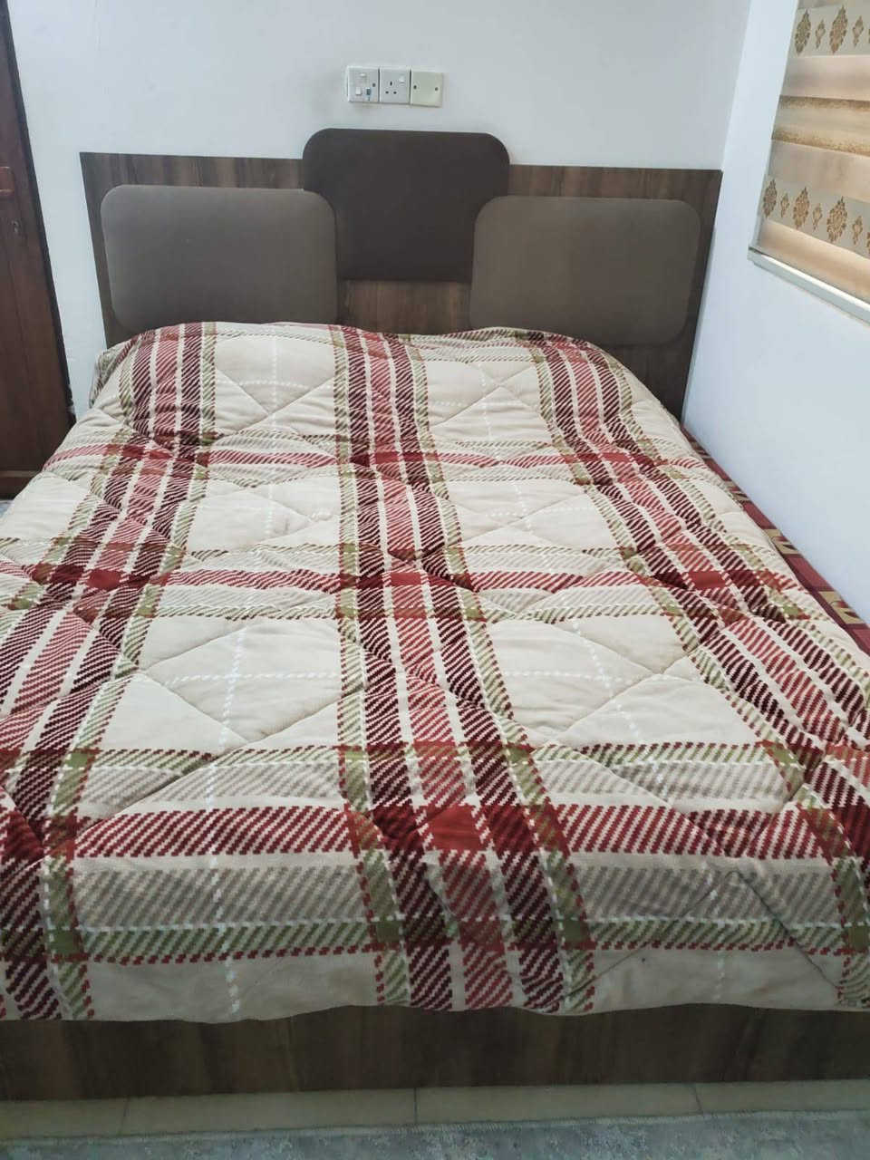 عرفه نوم ب هفلان ب270 بيها مجال


**إذا كنت صاحب هذا الإعلان وتريد حذفه لأي سبب، رجاءا أرسل رسالة إلى الدعم الفني**