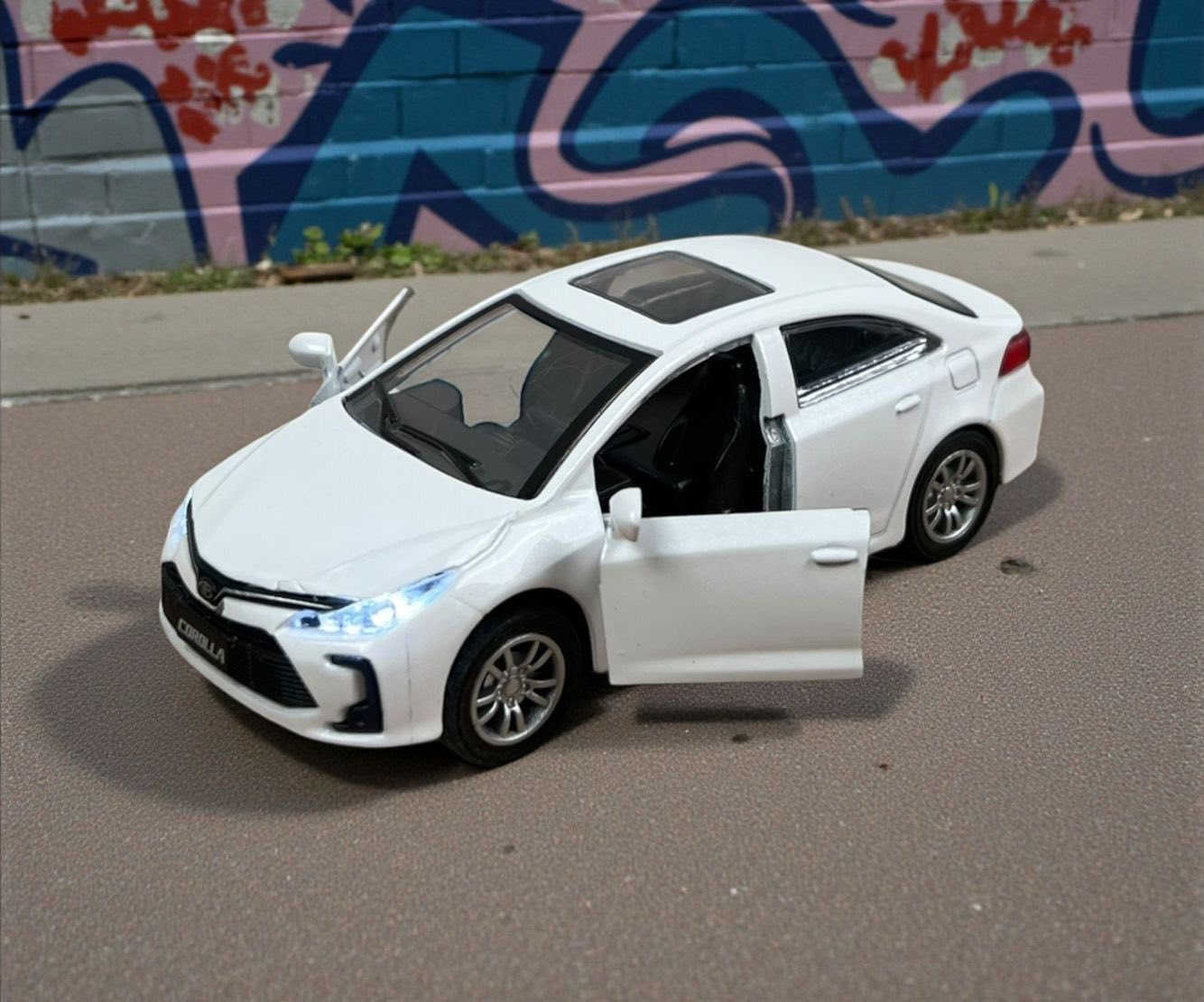 السلام عليكم
🚗 سيارة كورولا مجسّمة بتفاصيل تخليك تحسها حقيقية

✨ هيكل معدني متين مع تصميم أنيق

🔊 صوت محرك واقعي 

💡 إضاءة أمامية جذابة عند التشغيل

🚪 أبواب قابلة للفتح مثل السيارة الأصلية

🔥 قطعة تجمع بين اللعب والفخامة

تتوفر باالوان ابيض _ رصاصي _احمر _اسود

الكمية محدوده جداً 

يوجد توصيل لجميع محافظات العراق


**إذا كنت صاحب هذا الإعلان وتريد حذفه لأي سبب، رجاءا أرسل رسالة إلى الدعم الفني**