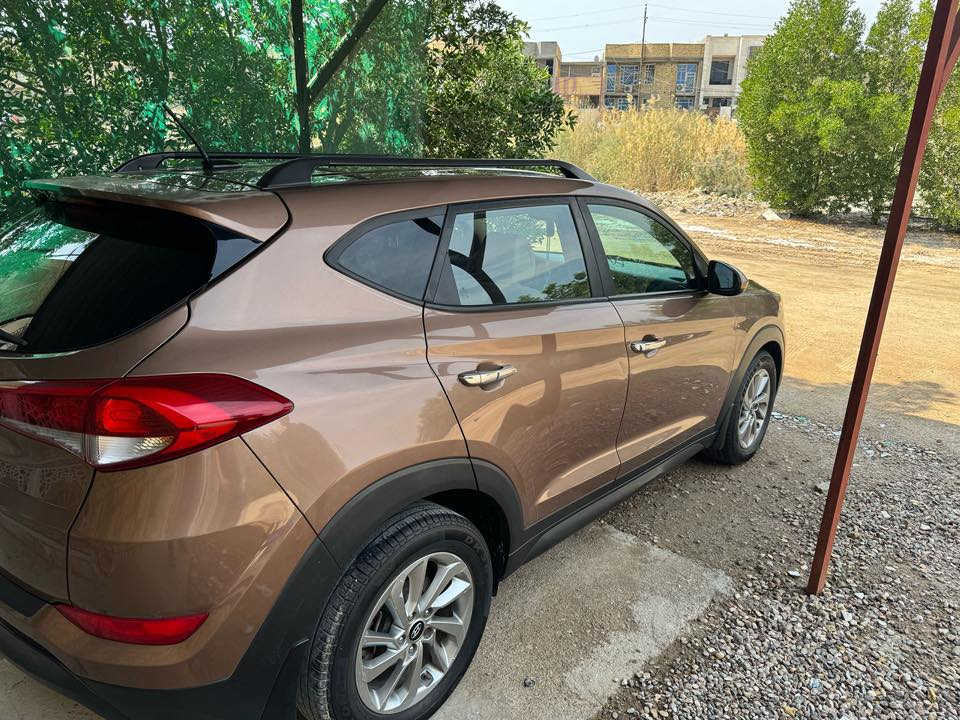 توسان 2016 وارد امريكي مكينه 2000 صبغ بنيد وبارد بالجاملغ الايمن ماشية 90 الف السونار مرفق السعر 142$ بيع مستعجل *********** واتساب / كوت
