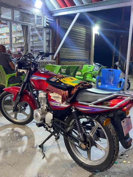 السلام عليكم ورحمه الله وبركاته 
دراجه دايون عظم للبيع موديل 2019 (اوراق اصولي )
نضافه ال٢١ لا تخابرني وتكلي مكفوله الدراجه كفاله عامه من كلشي سلف هندر اشاير لايت بكلايت عدادات طوافه دشبول كله شغال  ع وضع الشركه الدراجه مامتعوبه شلعه ومعدل يخبل السعر 800  عنوان طويريج 
***********
***********
