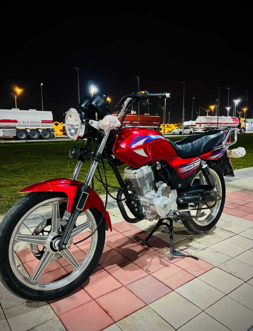 للبيع دايون عضم موديل 2019 كلك بليته ورقم شاصي دراجه كلش نضيفه (مو تعمير) كامله ما نقصها شي كهربائيات  سلف محرك ما مفتوح يشك الكاع شك نهضتها تخبل الدراجه كلشي ما مبدل بيها السعر 575 المكان كربلاء
***********
