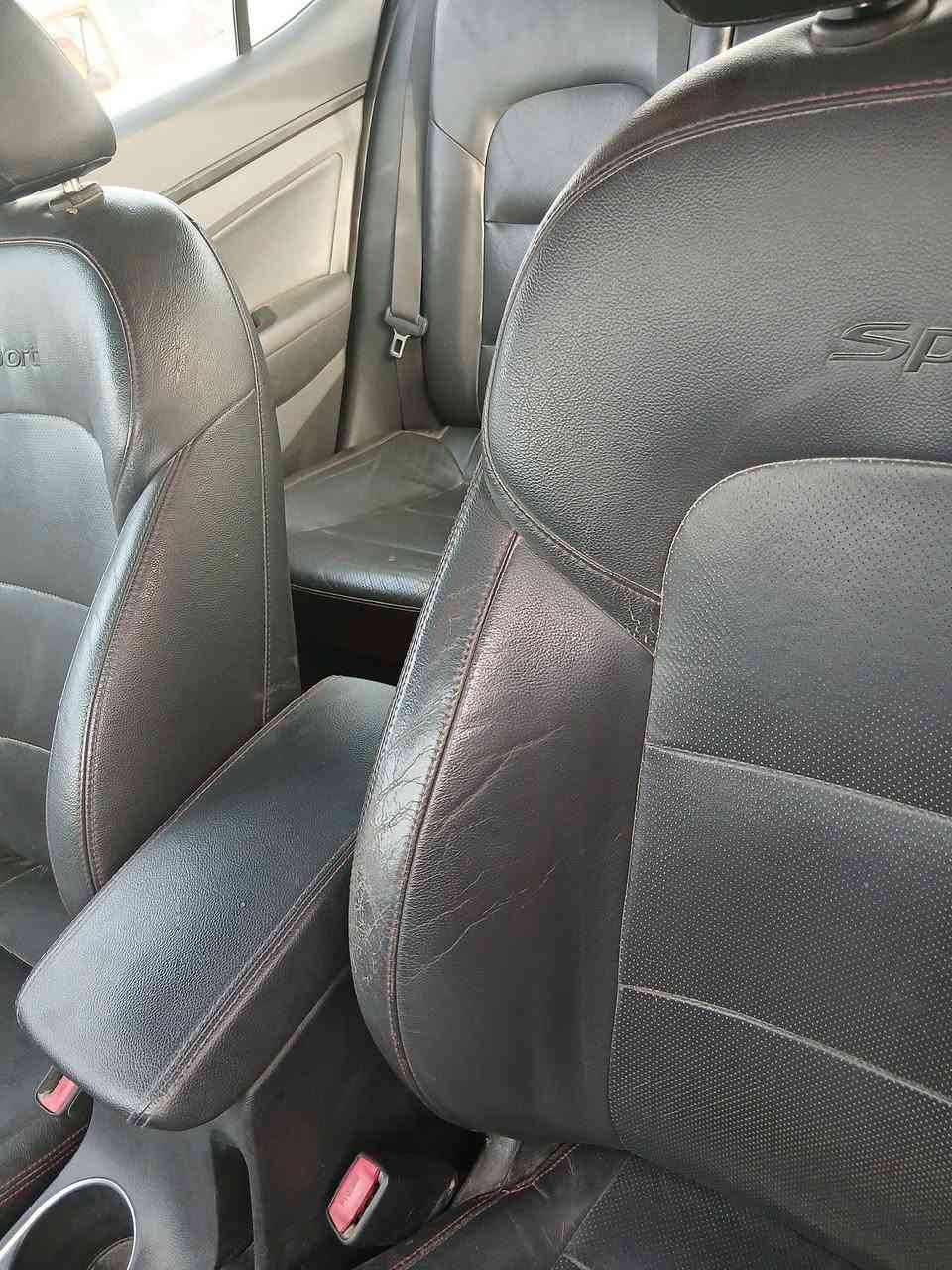 النترا سبورت رياضي موديل ٢٠١٨ محرك ١٦٠٠ جي دي اي عارضها ب١٣٠ وبيها مجال للشراي بأسمي 
***********
