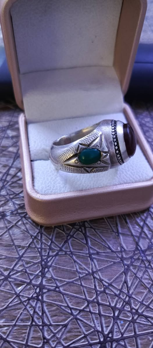 محبس عقيق يماني صياغة قديمة ثقيلة قياس 23 الإتصال و واتساب ***********
