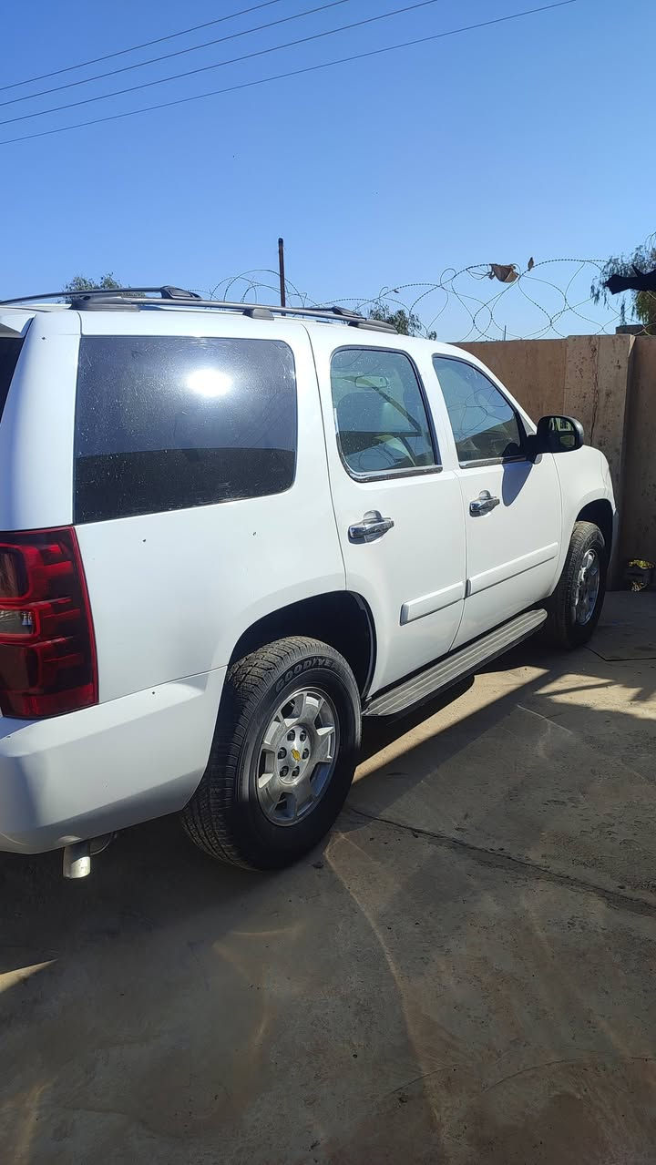 سلام عليكم تاهو موديل 7 فول مواصفات LTZ رقم بصره مكينة كير اكسل كشنات كهرباء جنطة  كهرباء اشاير بلمري شاشة سقف بيهة صبغ حزام السعر 158 مكان البصره قضاء المدينه ***********
