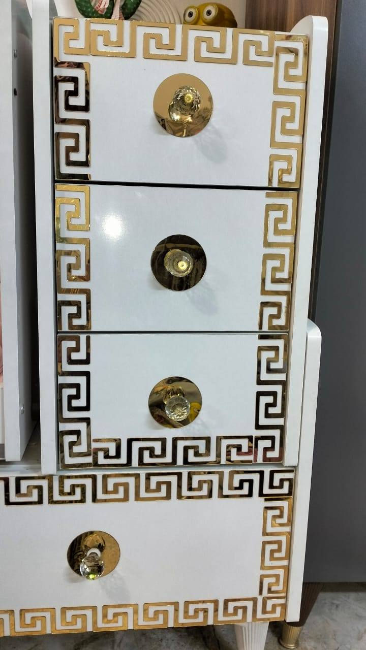 جرباية للبيع استخدام قليل نظيفة كلش دوشمة وتور ودوشك والدوشك بعدة بالجيس طولها ١.٦٦ سعرها ١٦٠ وبيها مجال شي بسيط مكاني بغداد
***********
