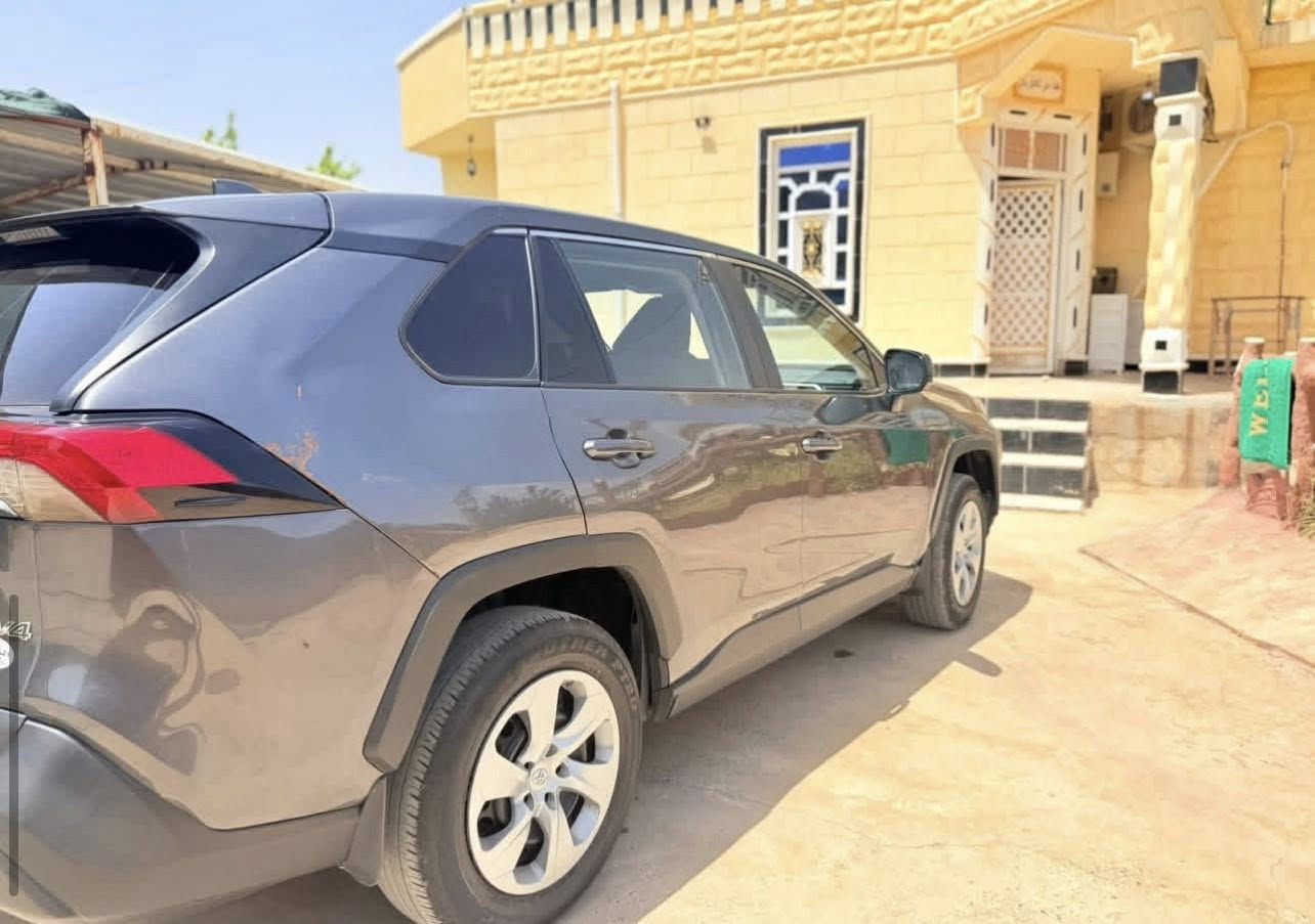 راف فور ٢٢ LE مواصفات  معروفه مرقم صلاح الدين حر  بدون  صبغ الضرر   بارد بالجاملق الخلفي الي ورا السكن  وبارد داخل الحوض فقط  السعر ٢١٥ ورقه وبيها مجال للاتصال 
***********
