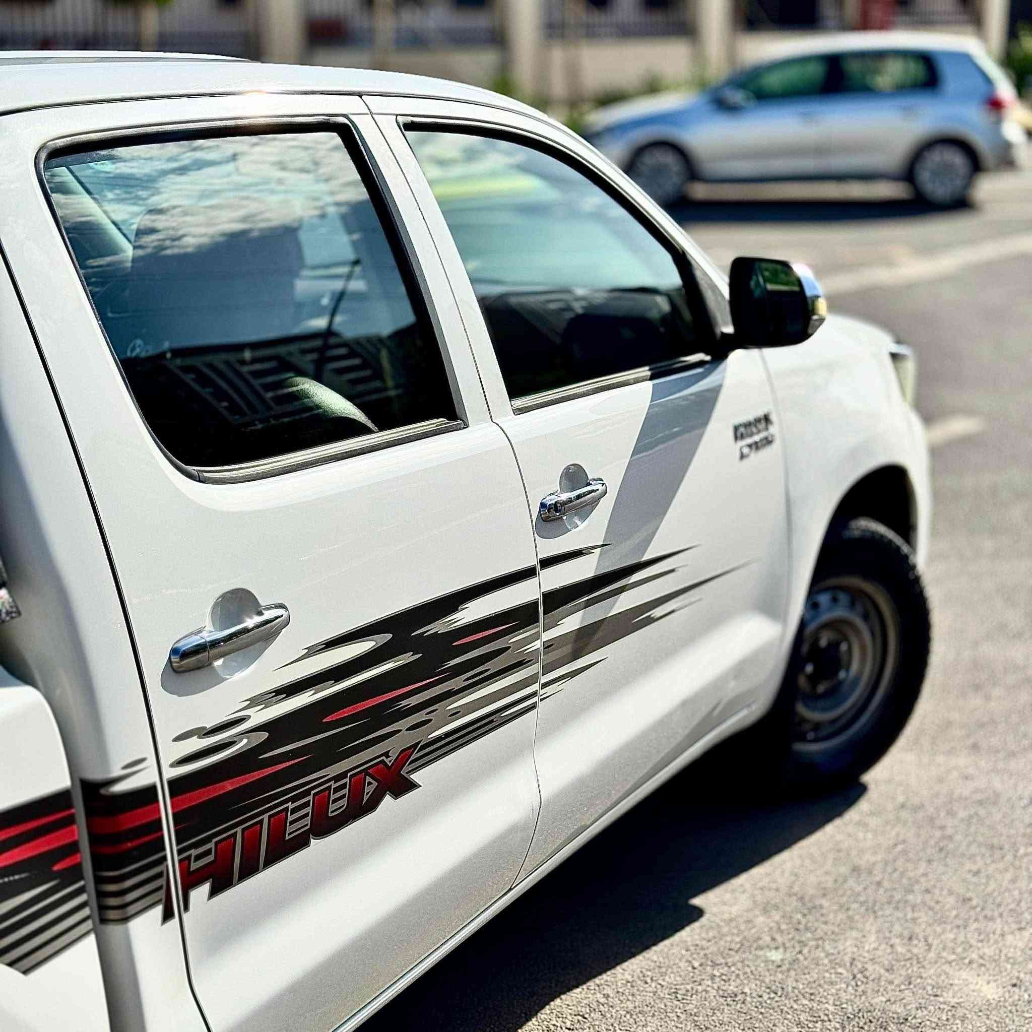 Toyota hilux 2012
تۆیۆتا هایلۆکس ٢٠١٢
سەیارەکە ٢٨٠٠٠٠ رۆشتوە زۆر پاک ماوەتەو 
یەک پەڵە بۆیاخو دوسێ پەڵە ساردی  هەیە 
سەیارەکە رێکو پێکوجایزە ماڵی دۆستە
سەنەوی تا   مانگی ٤ ی ٢٠٢٧ تازەیە  
گێر ئەکسل کارەبایات بە شەرت
نرخ ١٦٥ گەڵاو مامەڵەیەکی کەم
بۆ مامەڵە تەنها پەیوەندی بکە  
ژمارە تەلەفون *********** السليمانية, العراق
