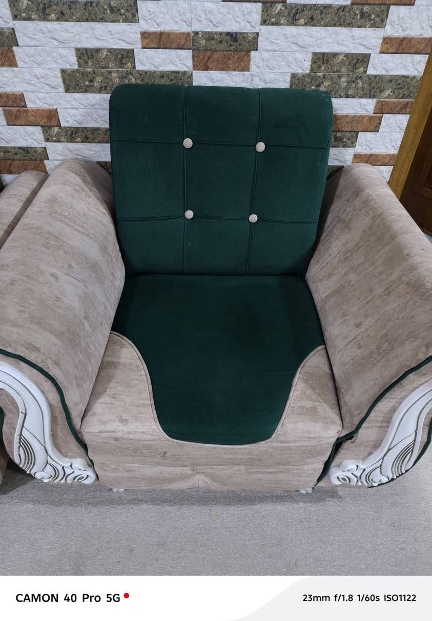 قنفات للبيع خمس قطع ١٠ مقاعد
العنوان: التنومه الصالحيه
الرقم : ***********
السعر ٢٢٠ وبيها مجال للشراي
