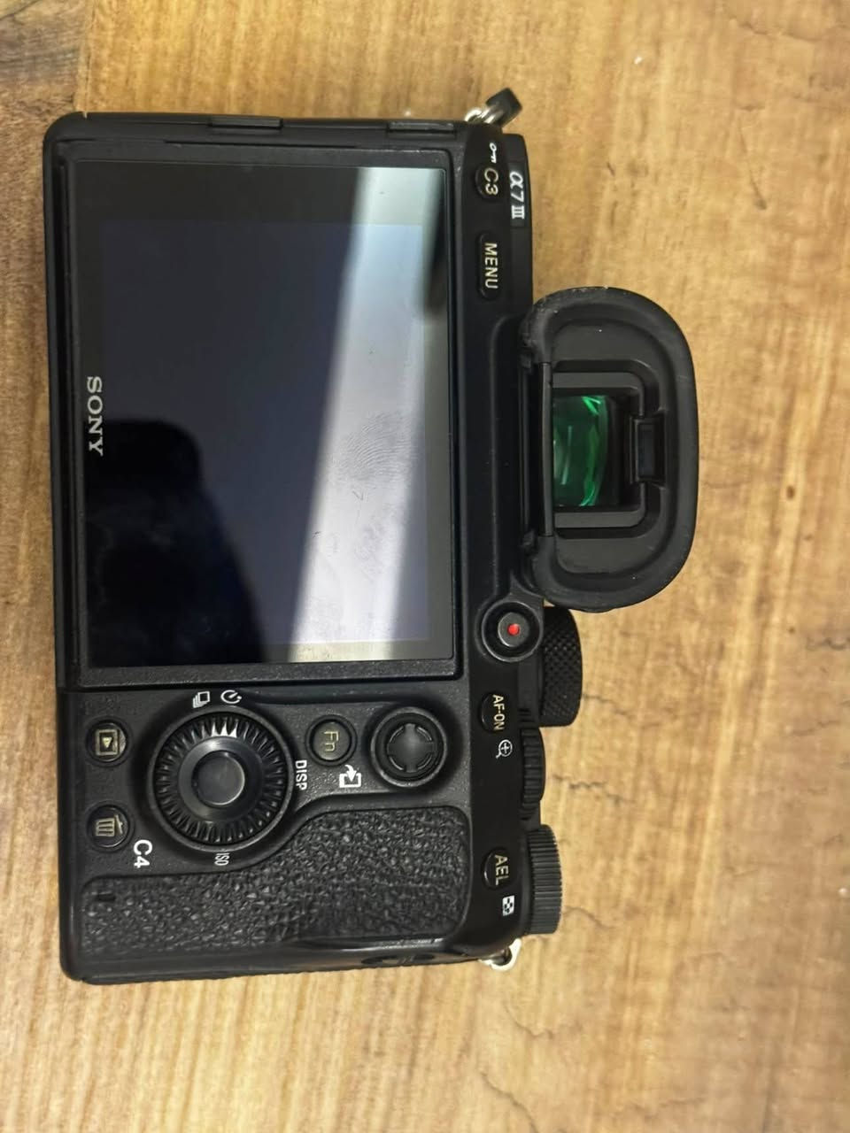 كامرة  Sony A7iii 
بس بدي 
نضافة مثل ماموضح بالصورة  
توصيل ماعندي 
ملحقاتها فقط بطارية 
السعر خاص 
***********
