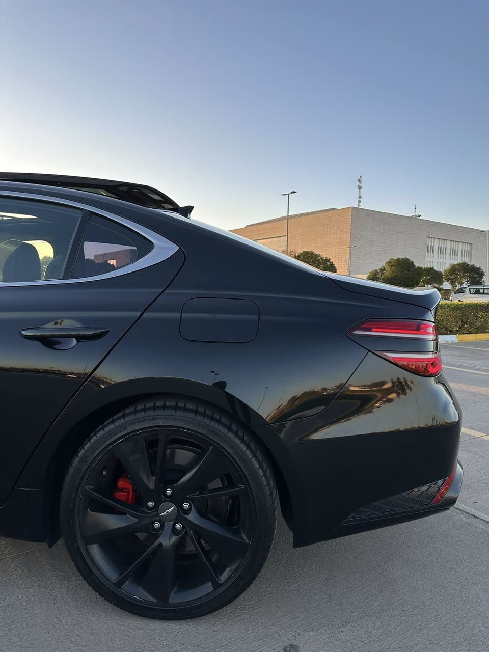 ❤️‍🔥للبيع❤️‍🔥
💥جينيسس جي ٧٠ 💥

موديل// ٢٠٢٢           

ماشي50 الف 

حجم محرك// ٦ سلندر  مكينة ٣.٣ توين توربو🚀 

💰سعر  سيارة 225 مجال  

 💯 سونار موجود مال سيارة

📍مكان سيارة اربيل سونار موجود

مواصفات ⬇️

پانوراما

كامرة 

رادار ٣٦٠ درجة(امامي + خلفي + مراية)

كشنات بقلاوة 

حساسات امامي + خلفي

كشنات تدفئة + تبريد

‏ Key Card موجود 

ستيرن هيتر

تشغيل عن بعد

صندوك ذكي

٥ وضعية قيادة (Costum-Eco-Sport-Comfort-Smart)

سيستم سماعات Lexicon

‏ Auto Hold 

بريك كهربائي

شحن وايرلس 

تخم تاير ميشلاين 

بعد بيها مواصفات هواي 

الضرر جاملغ سايق صبغ طرف البنيد شويه باب سايق تبديل بلادي 

سياره رقم جديد هزة فحص سنويه 

حداديه امامي خلفي 

جاهزه دينار ميحتاج مصرف 
رقم هاتف ***********
