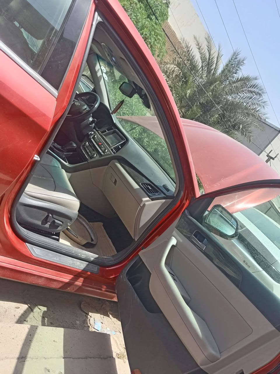 السلام عليكم سيارة للبيع ٢٠١٩ sonata مكينه ٢٤٠٠ 
هزه 
وفحص 
سنويه باسمنا 
رقمها اربيل 
تحويل مباشر 
قطعتين تبديل بنيد 
وجاملاخ
عنوان بغداد/كراده خارج
الرقم للتواصل:  *********** واتساب
***********
اتصال
