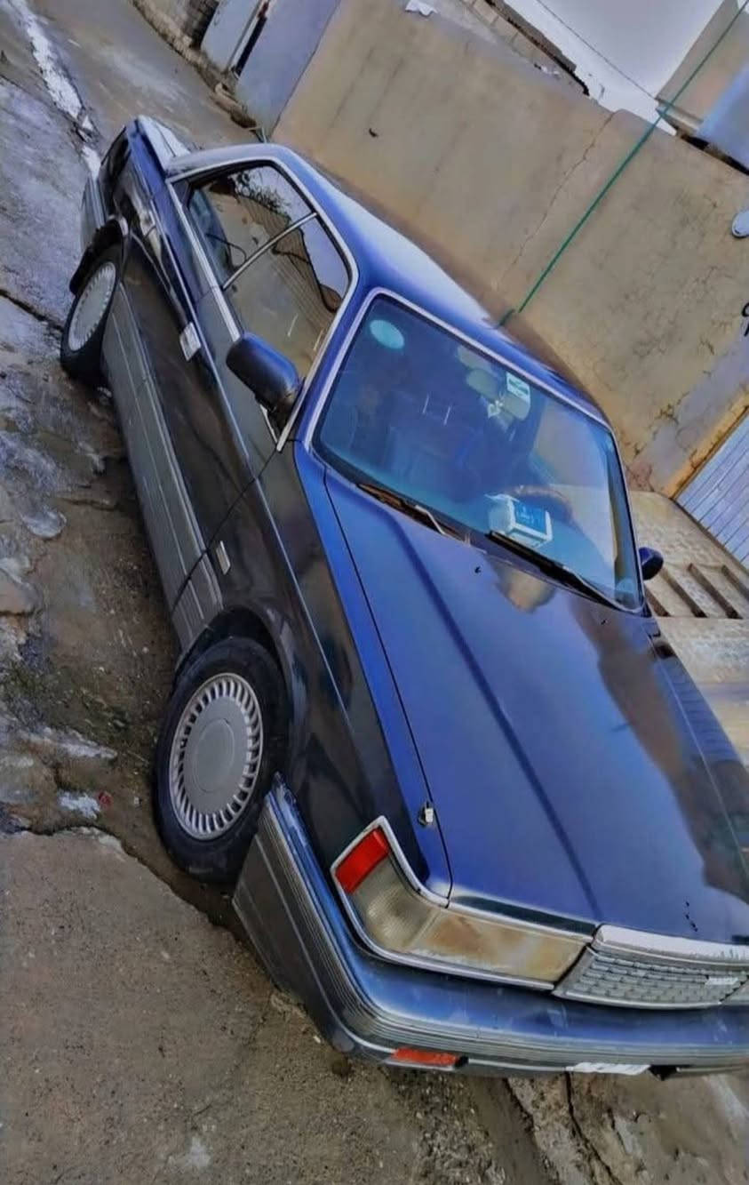 اعاده النشر بسبب الوعود الكاذبه مازده 929 موديل 8 8 محرك 6 جديد  غرفه بلادي ملاحضه الكير يخر تواير نص عمر دبلات 4جديد باقي بس استلام الوحات هزه كامله صبغ عام جماليه تحويل مباشر مكان السياره موصل الايسر  السعر 33 ورقه وبيها مجال 
الرقم ***********
***********
