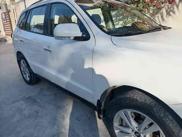 موديل ١٢ سنويه ورقم جديد مكينه ٢٤٠٠ تخم تاير صدر خلفي وامامي جديد تبريد كهربايات كلهن بشرط السياره جاهزه مكان السياره ديالئ جلولاء السعر 140 بيها مجال 
***********
