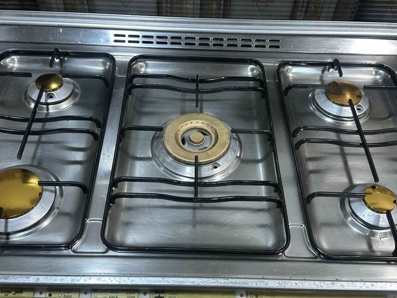 السلام عليكم 
طباخ كريازي باب اول اخو الجديد غراض كامله نار زركه السعر 265 وبيه مجال بسيط ***********بيه واتساب
