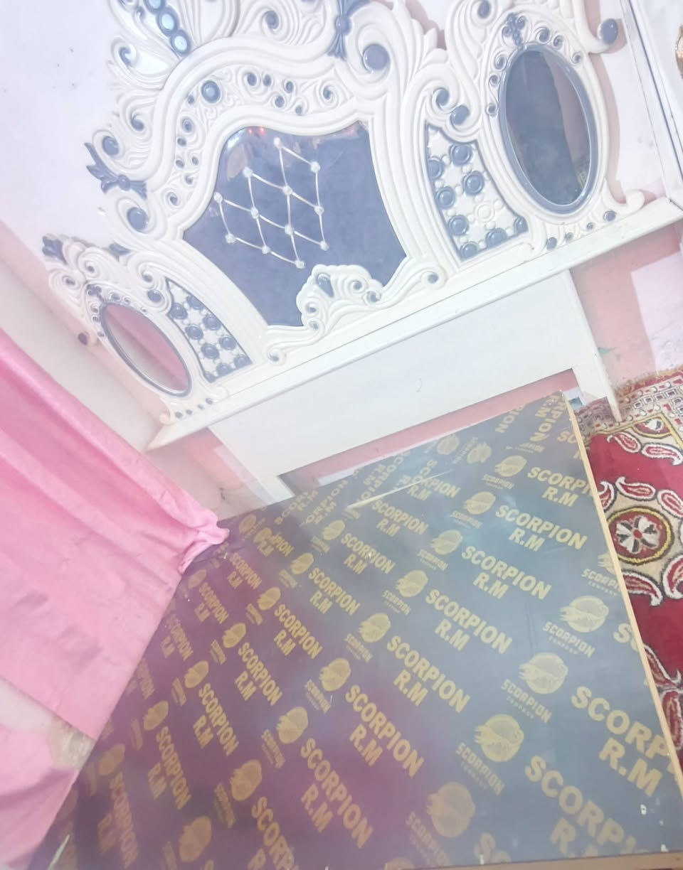 السلام عليكم غرفة اخشاب للبيع
***********
