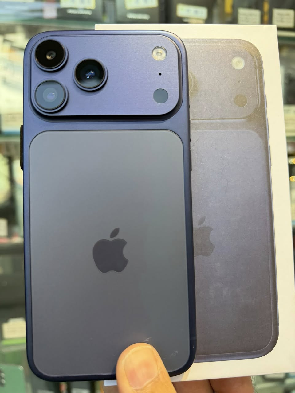iPhone 17 Pro Max 

شكل مطابق ( كوبي صين )

بسعر مناسب جدا ( 140 الف )🔥🔥

توفر ب 3 الوان 🧡🤍💙

جمله - مفرد 👉

التوصيل متوفر لجميع المحافظات 💨🚕

للطلب والاستفسار ***********  📱📞

العنـــــوان 

واسط - كوت - المشروع - قرب ساحــه العامل 

أبوابنا مفتوحه من الساعه 8 صباحا إلى 11 مساء
