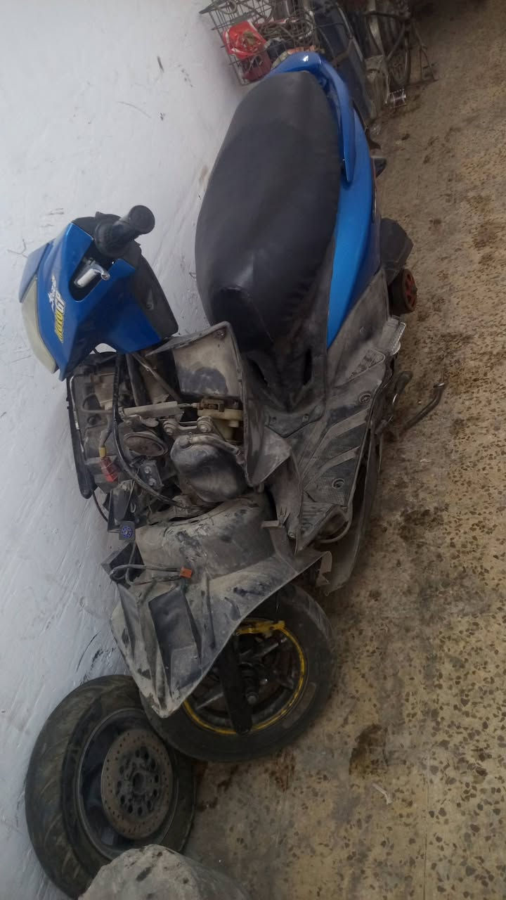 سلام عليكم جيتي ار للبيع كفرات كامله كهربائيات عداد كله شغال نكره سلف طبعن دراجه بيه مشكله ف لهذا سبب ابيع دراجه تجفيت جديد فيت بم جديد نوزل جويتر كله جديد دراجه هيه بارده نكره سلف من تحمه تأخر دراجه ماصار من نازله هاا جفتته وبقت نفس الحاله عقل بدلته ورجعته كلج خلفي رياضي وخرز بيه دراجه بلاديه بيه قطره وملقط فقط سعر ٥٠٠قفل قفل قفل مكاني بغداد حي العدل أو مراوس بشي قوي ٦٣ ***********فقط واتساب

