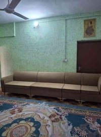 ديوان للبيع عشر مقاعد استخدام ٤ اشهر اخو الجديد اي ضرر مابي  ٠٧٥٠٥٢٥٨٢...