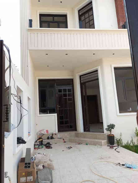 السلام عليكم تعلن شركة الجبوري للعقار والمقاولات العامه عن بيع دار ملك صرف زراعي سند 25 في منطقة الكريعات شارع الواقف بناء حديث درجه اولى كامل الاخدمات بناء حديث تسليم مفتاح 
1 المساحة 137 مترررر
2 الواجه 6 متررر و15 سانتيم 
3 النزال 22 متررر و30 سانتيم 
4 عرض الشارع 8 متررررر 
5 السعر 300 مليون وبي مجال 
يتكون من طابقين وستاره وبيتونه 
الطابق الأول كراج وحديقه وخدمات خارجيه وصاله ومطبخ وحولي منور وغرفة نوم وخدمات داخليه 
الطابق الثاني 3 غرف نوم وهول وخدمات
عنوان الشركة الكريعات الكويتي شارع حسينية ابي تراب قرب فلكة القرغولي استفسار اتصال على الارقام التاليه 
*********** أبو صكر الجبوري 
***********
